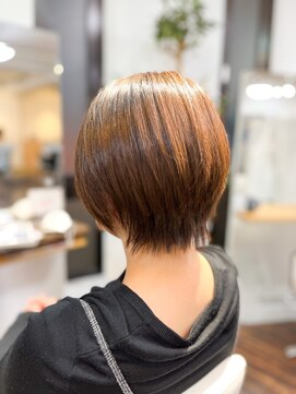 アトリエアルシュ(atelier ARCHE) えり足が浮く、ハネるけどショートヘアはできる