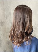 デザインカラー／レイヤーカット/ウエットヘア/オリーブベージュ