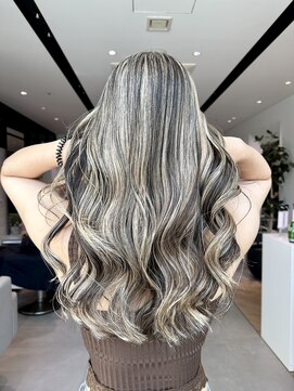 ステア ケース(stair case) 地毛残し!プリン知らずのハイライト!