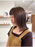 オリーブベージュ/ブリーチなし/顔周りウルフ/ミディアム