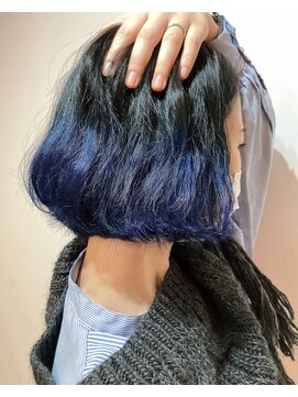 ルーシー(LUCY) グラデーション×ブルーカラー