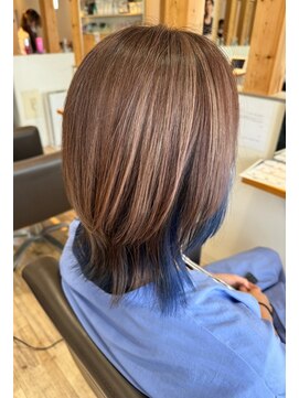 ヘアショップ エヌアンドエー 久喜菖蒲店(hair shop N&A) チラ見せブルーで、こなれ感プラス◎ウルフ/Wカラー/ブリーチ
