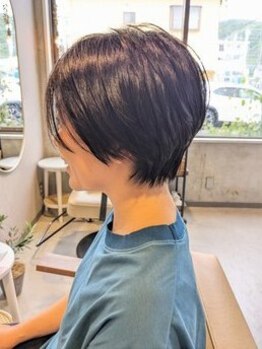 フラン(flan)の写真/伸びてもキマる、モチの良いカット技術が大好評♪小顔魅せも叶うスッキリしたショートが大人女性に大人気◎