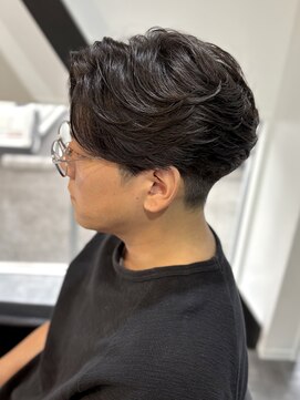 ニアウ 高崎店(Niau) メンズセンターパートフェザーパーマ群馬高崎眉毛韓国