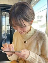 スク(SUKU)&nbsp;耳かけショート×オリーブベージュ