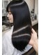 ベル 表参道店(Belle)の写真/クセ毛のオーナーがこだわり抜いたBelleの縮毛矯正で、まっすぐになりすぎない自然なストレートに。