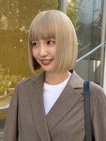 ケイトテイラー(KATETAYLOR)&nbsp;ブロンドミルクティーベージュワンレンボブ