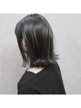 ラヴリア クルメ(LOVERIA KURUME) ≪LOVERIA KURUME/久留米≫外ハネグレーアッシュ