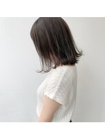 ミント(mint) カーキグレージュで透明感◎