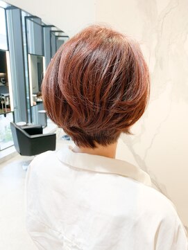 ユッカ エルア 武庫之荘南口(YUCCA elua) 【elua 角床】大人キレイショートボブ