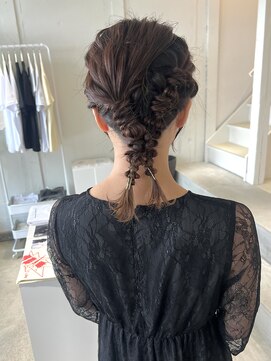 ヒカリスナカザキアンド(HIKARIS nakazaki &) お呼ばれアレンジ