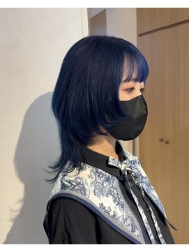 リア(Lia by KENJE) ネイビーブルー×ウルフカット♪
