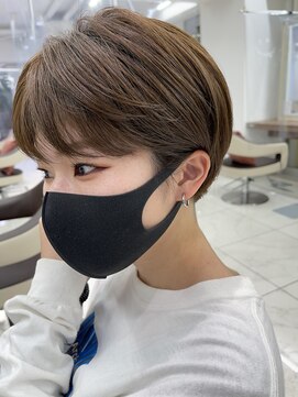 アッシュ 下北沢店(Ash) プチ刈り上げがすっきりオシャレな丸みショート