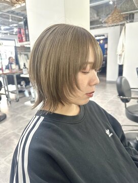 ホリー(HOLLY) ウルフ×ベージュ