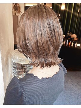 ティーシェル(TIECHEL) 小顔イメチェン、ブルーグレージュカラーくびれレイヤーボブ