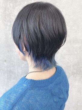 モリオ(morio) =マッシュウルフカットくびれショートウルフレイヤー30代40代