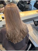細めハイライト×イルミナベージュ×レイヤーカット、顔周り