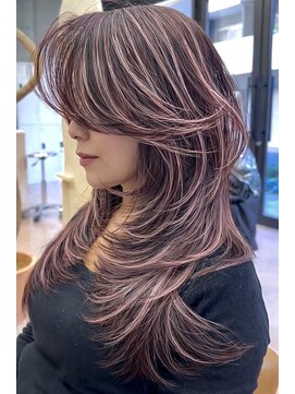 ヌエン 渋谷(NU/EN) チェリーレッド/ハイライト/バタフライカット/ハッシュカット