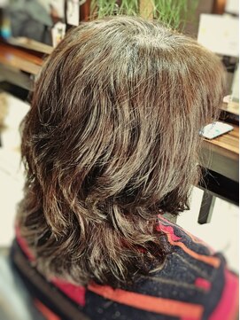 キャン 温品店(CAN) 【CAN】大人女子にオススメ!ウルフレイヤーにゆるふわカール