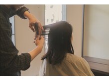 <施術>実力派stylistが最後まで施術します。