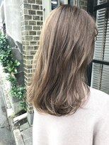ヘアデザイン ソラ(Sola)&nbsp;大人可愛いハイトーンハニーベージュデザインカラー×ロングヘア