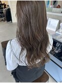 オリーブグレージュ