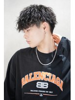 ノーリミット(No Limit)&nbsp;【捻れる束感×ランダムに舞い散る】ネオスキャッターパーマ