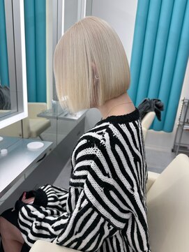 テイス 新宿(TACE) ホワイトブロンド[ネビージュ/黒髪/小顔/新宿]