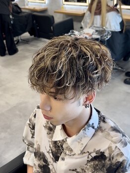 【流行りのメンズトレンドカラー!!】メンズスタイルのスペシャリストが提案する”メンズデザインカラー”