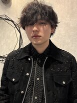 アビー(ABEY)&nbsp;マッシュウルフ/スパイラルパーマ/刈り上げなし/黒髪