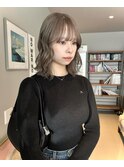 オリーブグレージュ