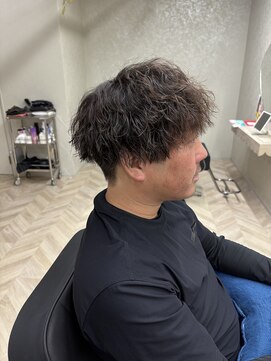 モニュメント(Monument) 前回のパーマを活かして色気のあるスタイルに