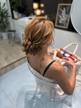 ワンス バイ エメ(ONCE by am'e) アップスタイル