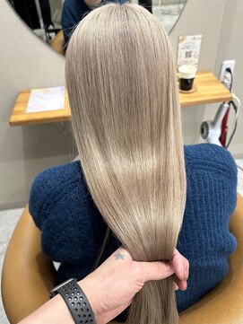 シカ 神戸三宮元町店(Cica) ホワイトベージュ　ベージュ　ブリーチ　髪質改善