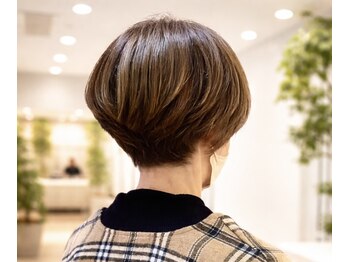 花恋 万々店の写真/地肌にも優しく、暗くなりすぎないオシャレなグレイカラー◇経験豊富なスタイリストにお任せください♪