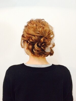 ヘアアレンジならお任せください!普段使いの簡単アレンジ方法からパーティスタイルまで幅広くご提案♪