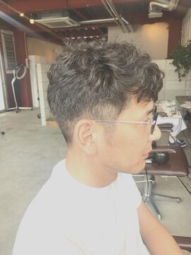 ルーファス 恵比寿 渋谷(Ruufus) クセを生かしたツーブロックショート【Ruufus恵比寿渋谷】