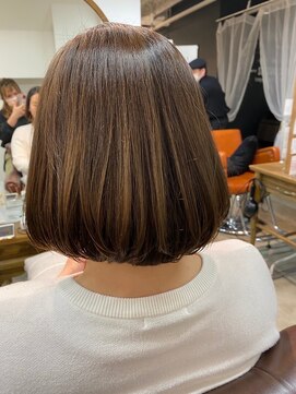 アイノア(AInoa) ボブ×ラインカラー