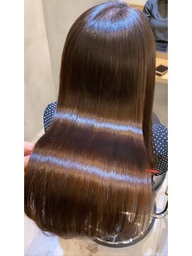 ジーナ 船橋(Zina) 小顔セミウェットウェーブピンクベージュハイライトカラー