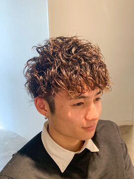 ビフィーノ モーダ 苦楽園店(bifino moda) メンズカットツイストスパイラルパーマフォワードフェード