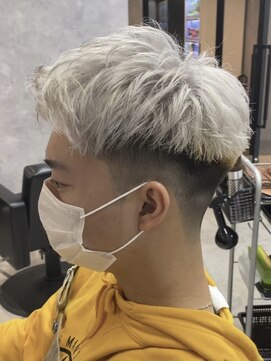 アンディ 御堂筋なんば店(ANDY) ホワイト系カラー メンズカット