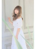 柔らかベージュをトリートメントカラーでエアリーロング