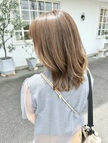 ユイバイラドンナ(Huit by LADONNA)&nbsp;デザインカラー/レイヤーカット/ウェットヘア/オリーブベージュ