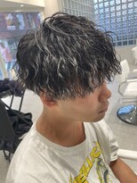 イリ(iLi)&nbsp;【iLi ×HIRAI】メンズツイストスパイラルパーマ《立川美容室》