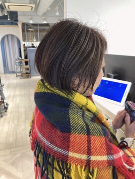 シェノン 赤羽店(CHAINON) トレンド髪型前下がりショートボブ30代40代ヘアスタイル丸顔面長