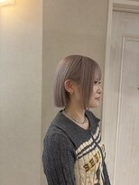 ローレン(Lolen.)&nbsp;シルバーグレージュ / 小顔に見せるヘア mai