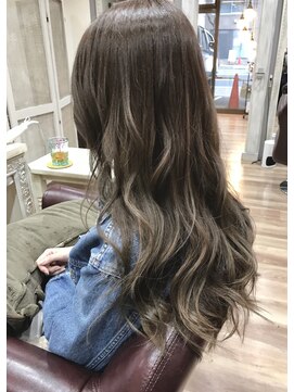 ルッソリベラ 池袋(Lusso libera) ブラウンベージュ/ウェーブ巻き/波巻き