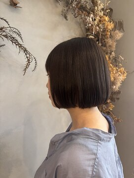 ヒトイロ(hitoiro) 切りっぱなしボブ