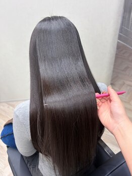 モニュメント(Monument)の写真/傷む、アイロンで巻けない、真っ直ぐになりすぎるなどネガティブなイメージが変わる☆柔らかいストレート♪