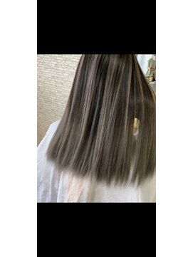 ホワイト(WHITE) [WHITE RYOTA] バレイヤージュ＋シアーベージュ